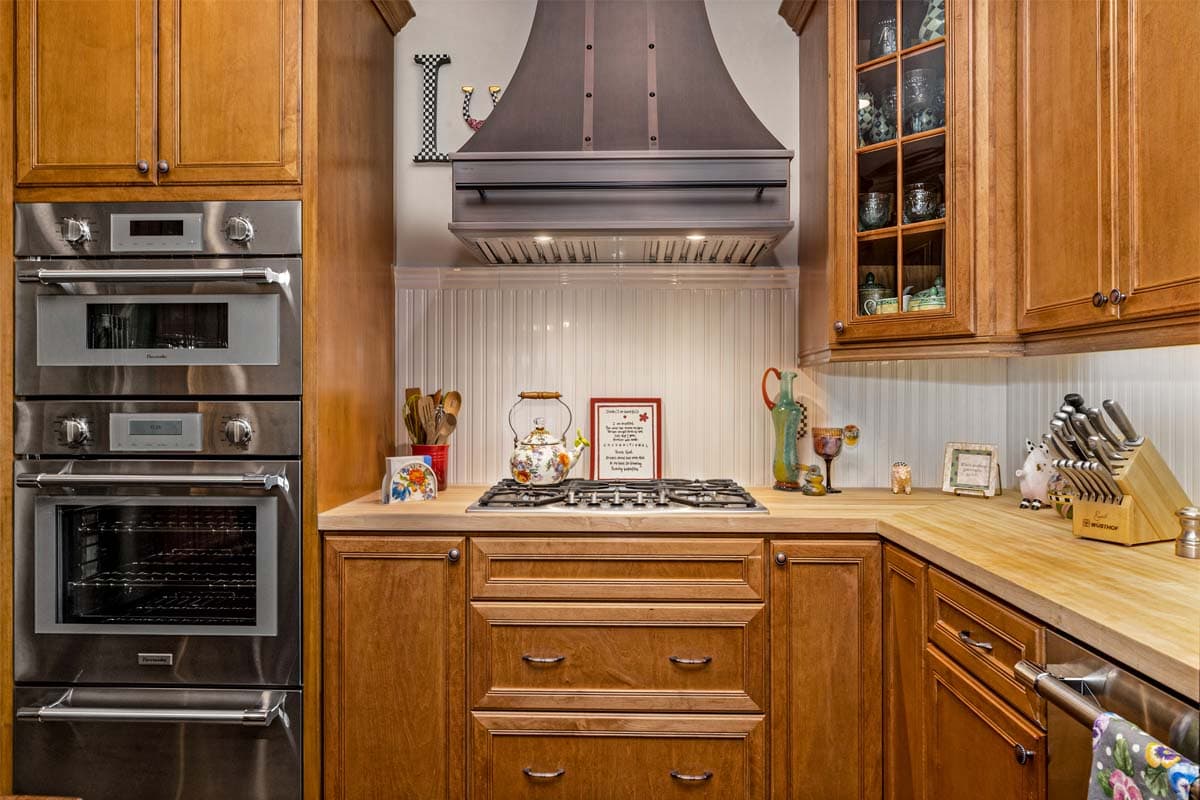 Ruvin Bros. Artisans & Trades Ruvin Bros. Artisans & Trades